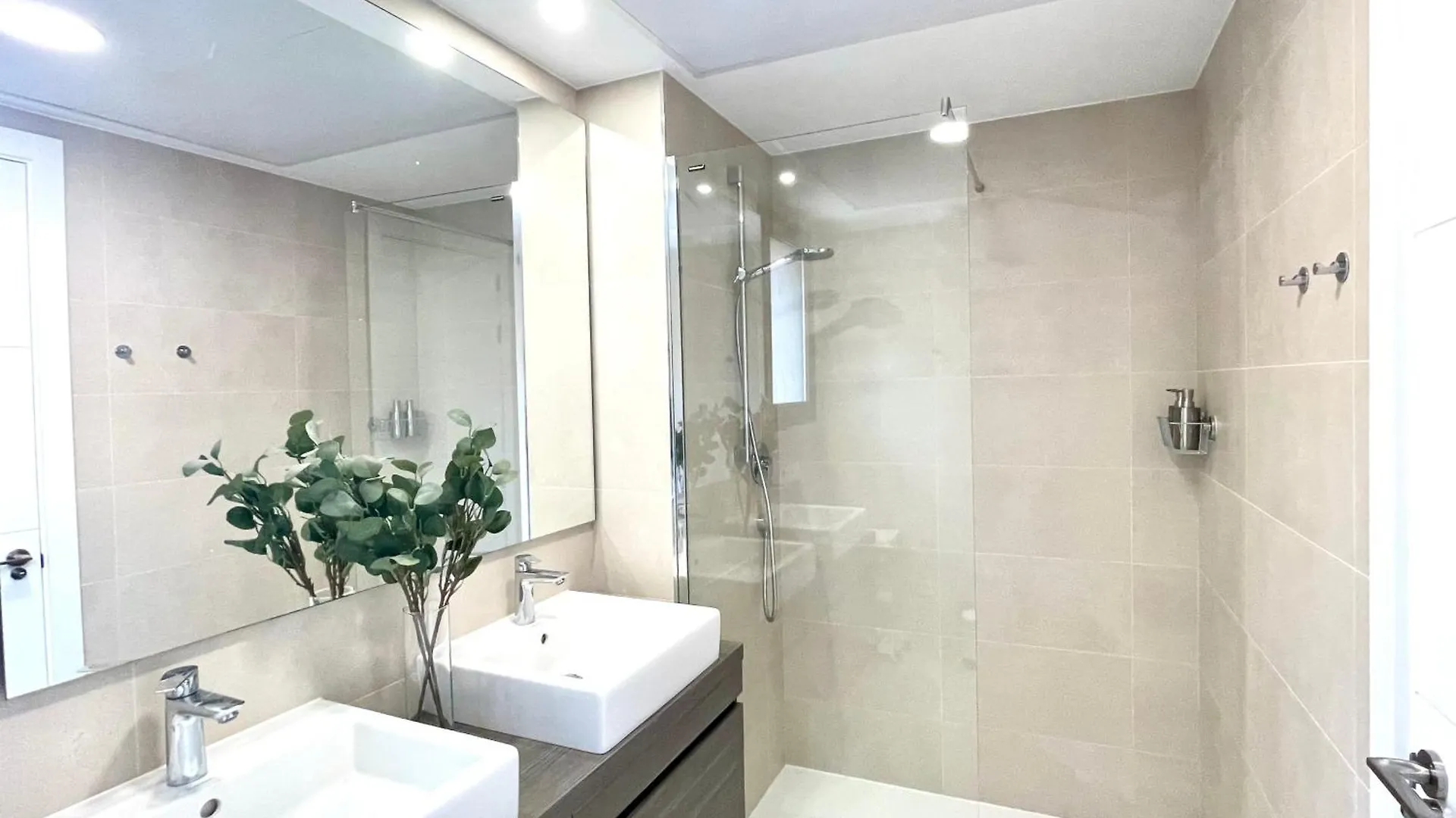 Magnificient 3 Bedroom Apartment By The Beach Fuengirola Spanje