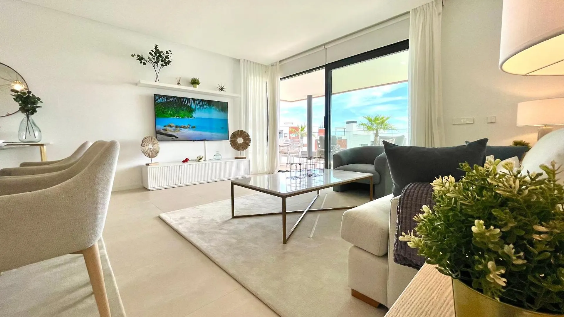 Magnificient 3 Bedroom Apartment By The Beach Fuengirola 0*,  Spanje